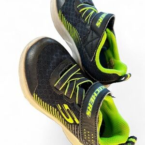 Skechers Kids (7)  Navy & Lime Green Athletic Sneakers